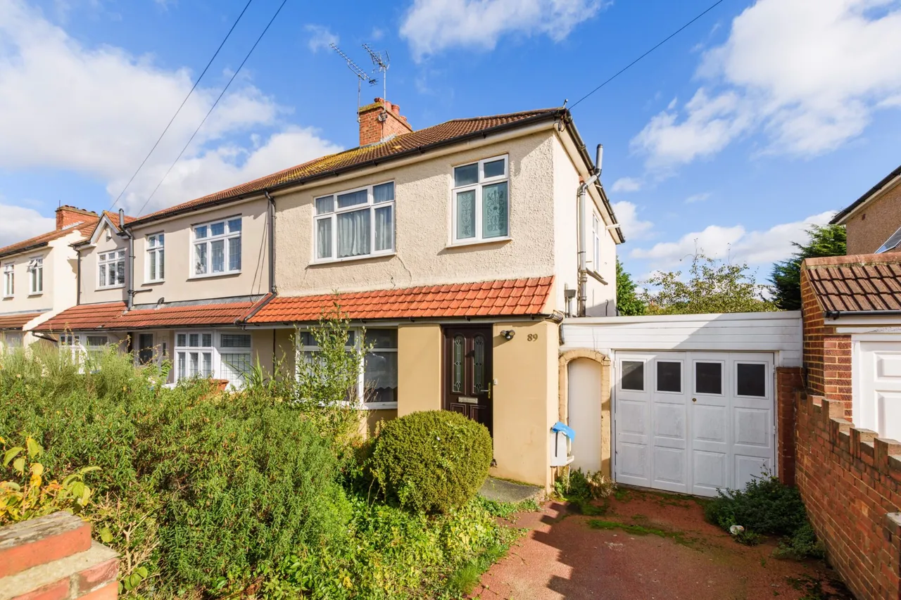 3 bed house for sale — Danson Crescent, Welling