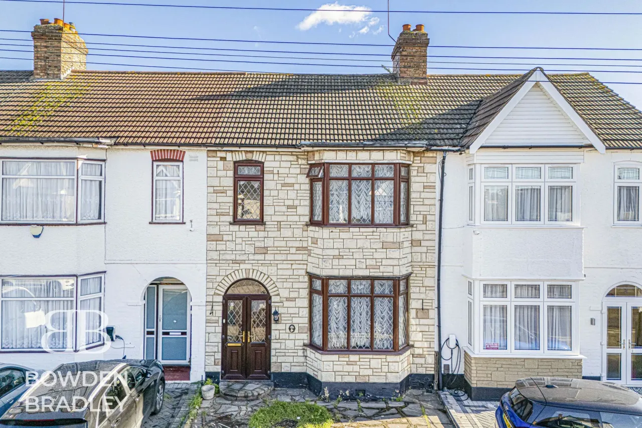 Clinton Crescent, Hainault, IG6, photo 63