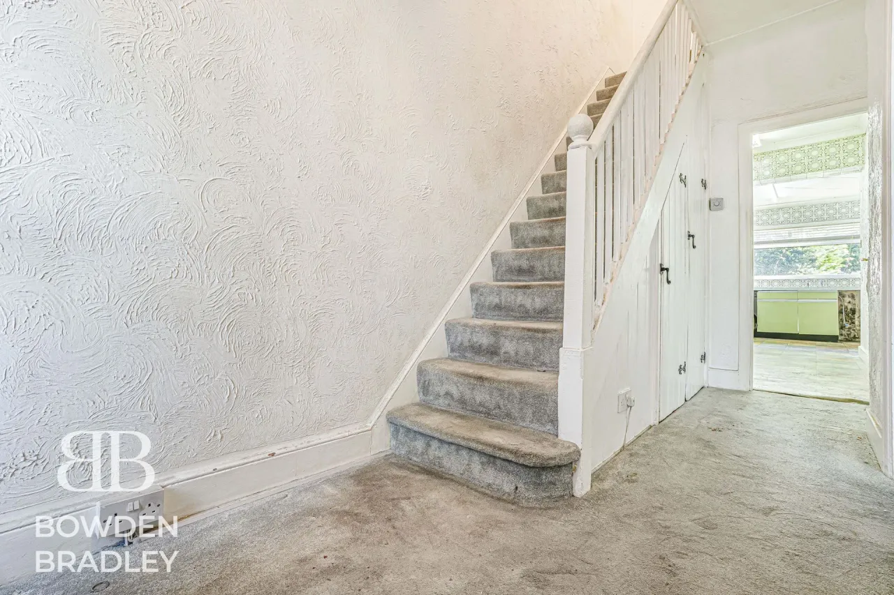 Clinton Crescent, Hainault, IG6, photo 17