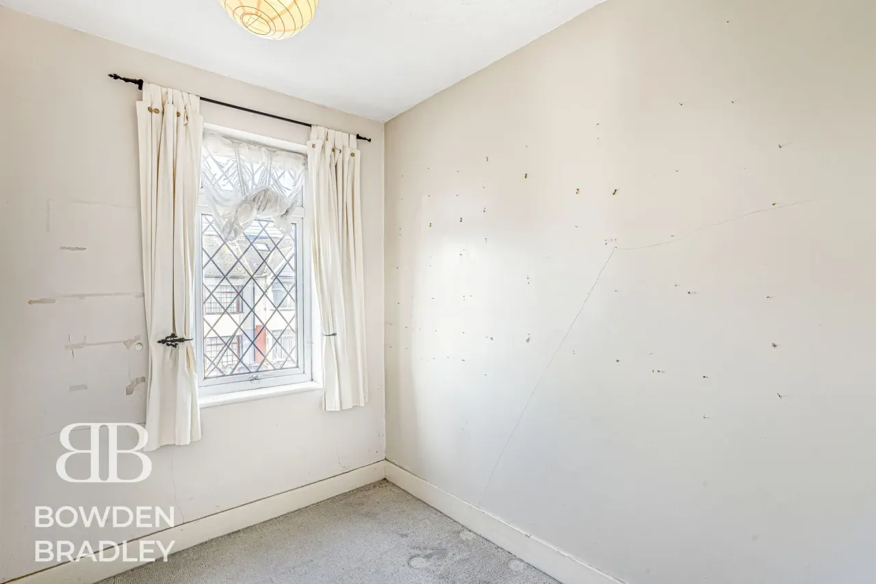 Clinton Crescent, Hainault, IG6, photo 56