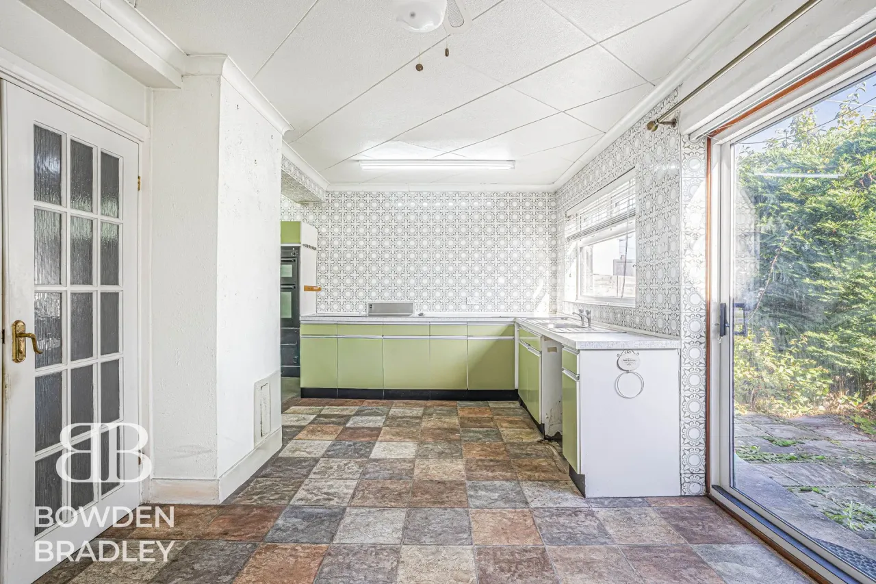 Clinton Crescent, Hainault, IG6, photo 42