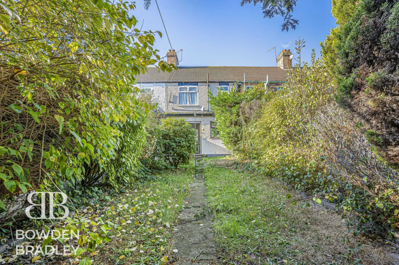 Clinton Crescent, Hainault, IG6, photo 26