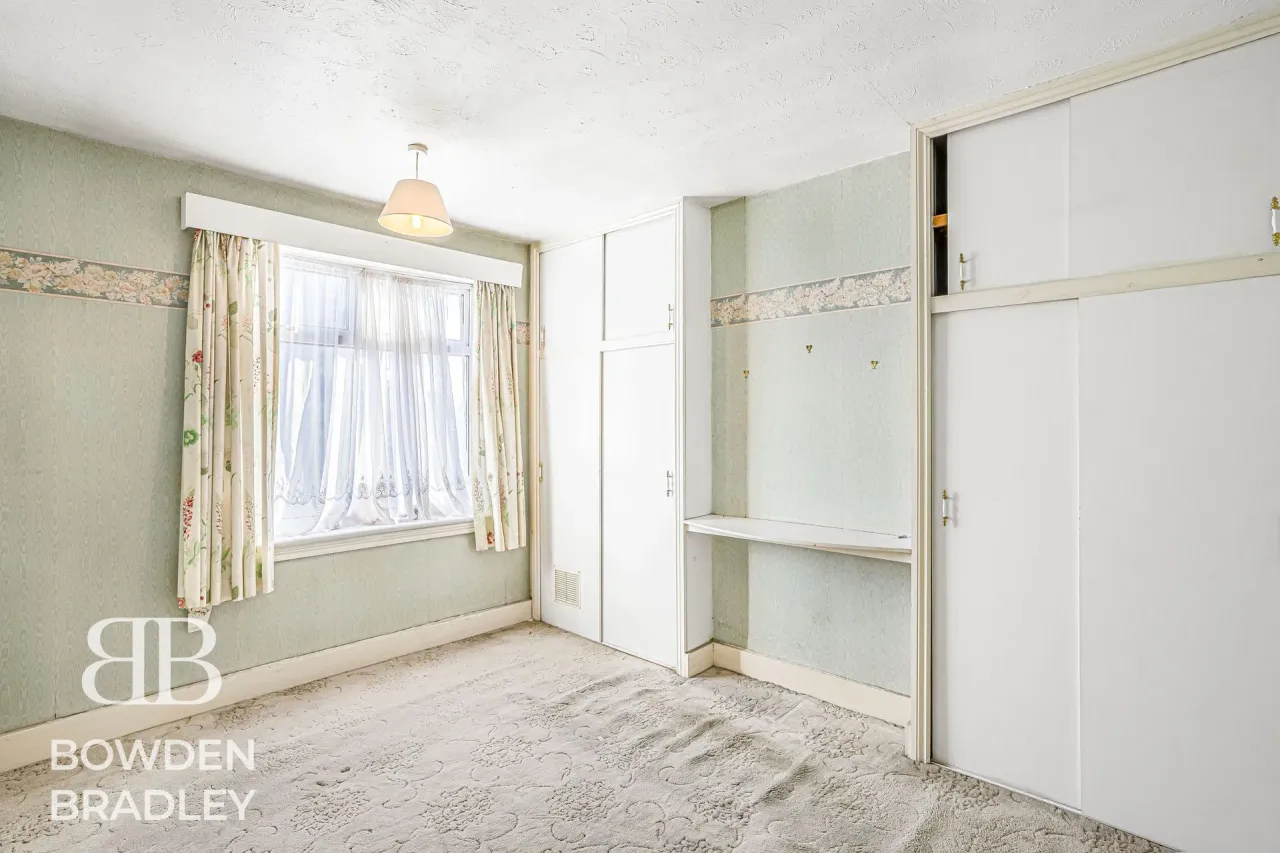 Clinton Crescent, Hainault, IG6, photo 22
