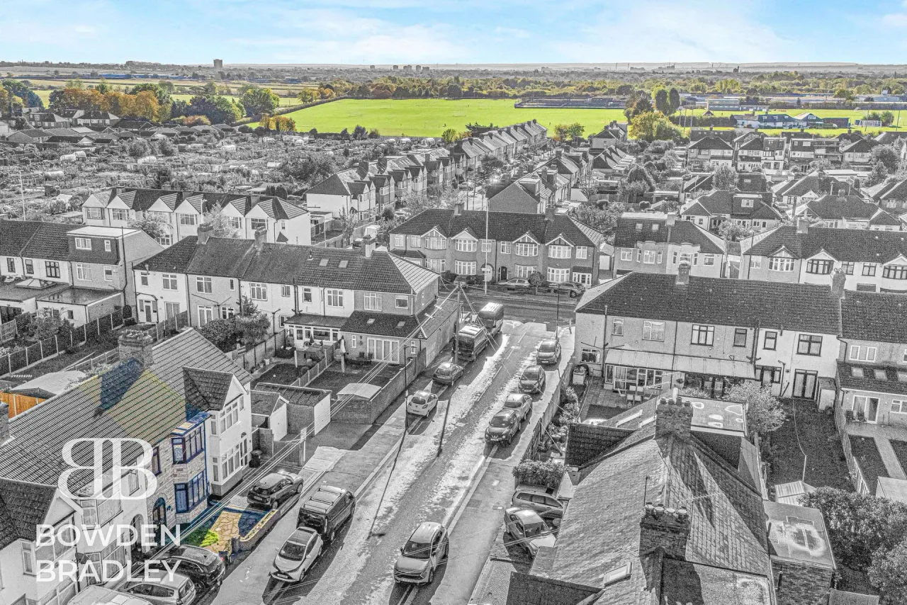 Clinton Crescent, Hainault, IG6, photo 59