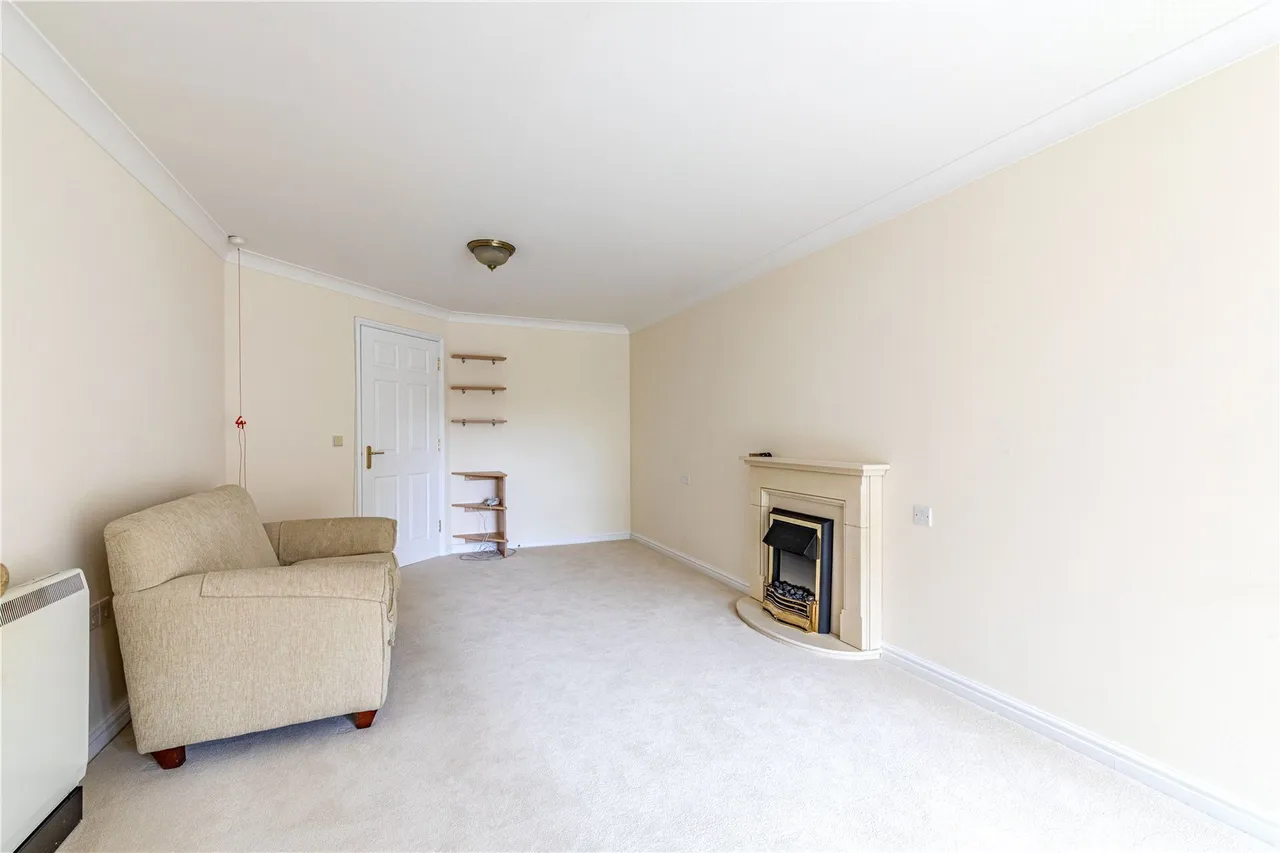 Oyster Lane, Byfleet, photo 3