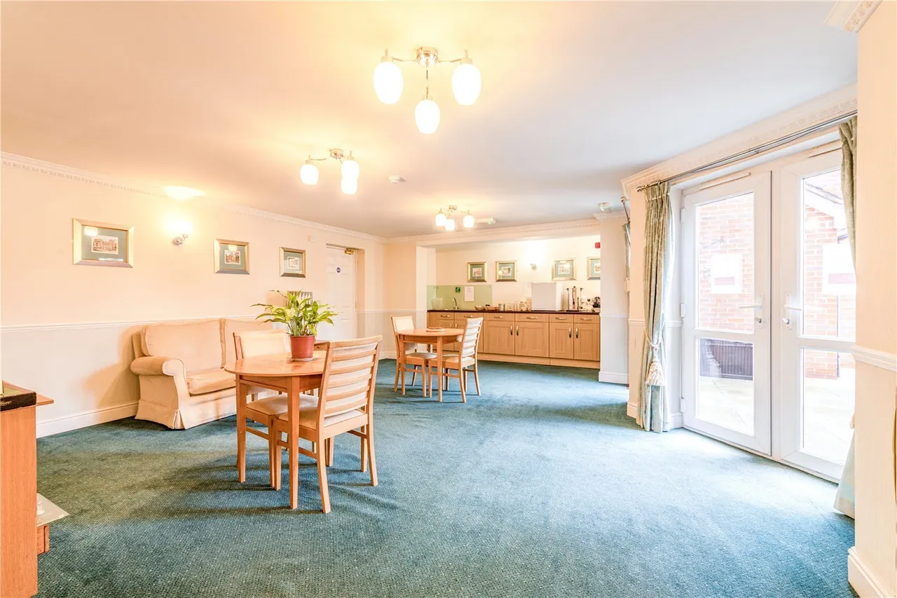 Oyster Lane, Byfleet, photo 10