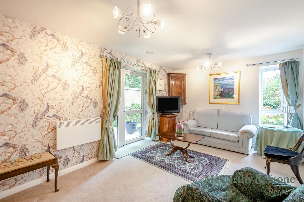 Squirrel Way, Shadwell, LS17, photo 3