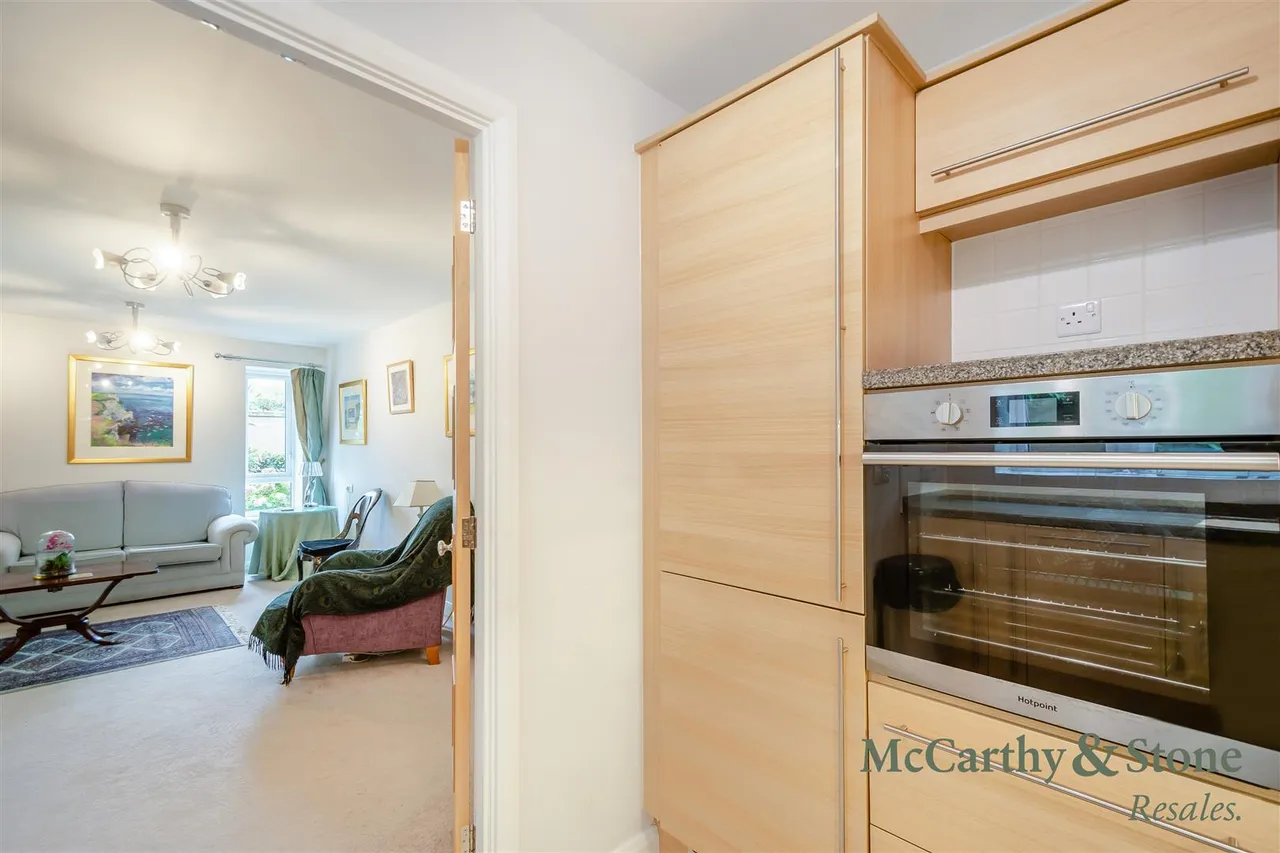 Squirrel Way, Shadwell, LS17, photo 6