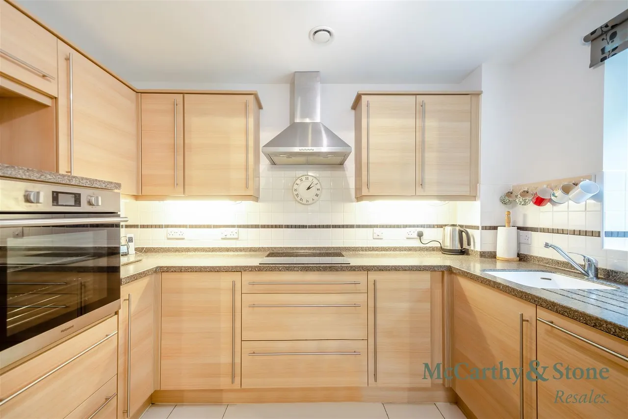 Squirrel Way, Shadwell, LS17, photo 5