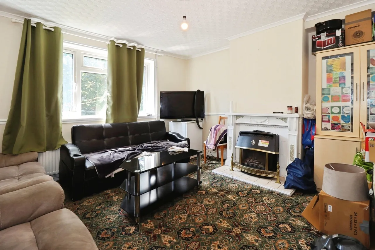 Hogarth Walk, Bristol, Somerset, BS7, photo 3