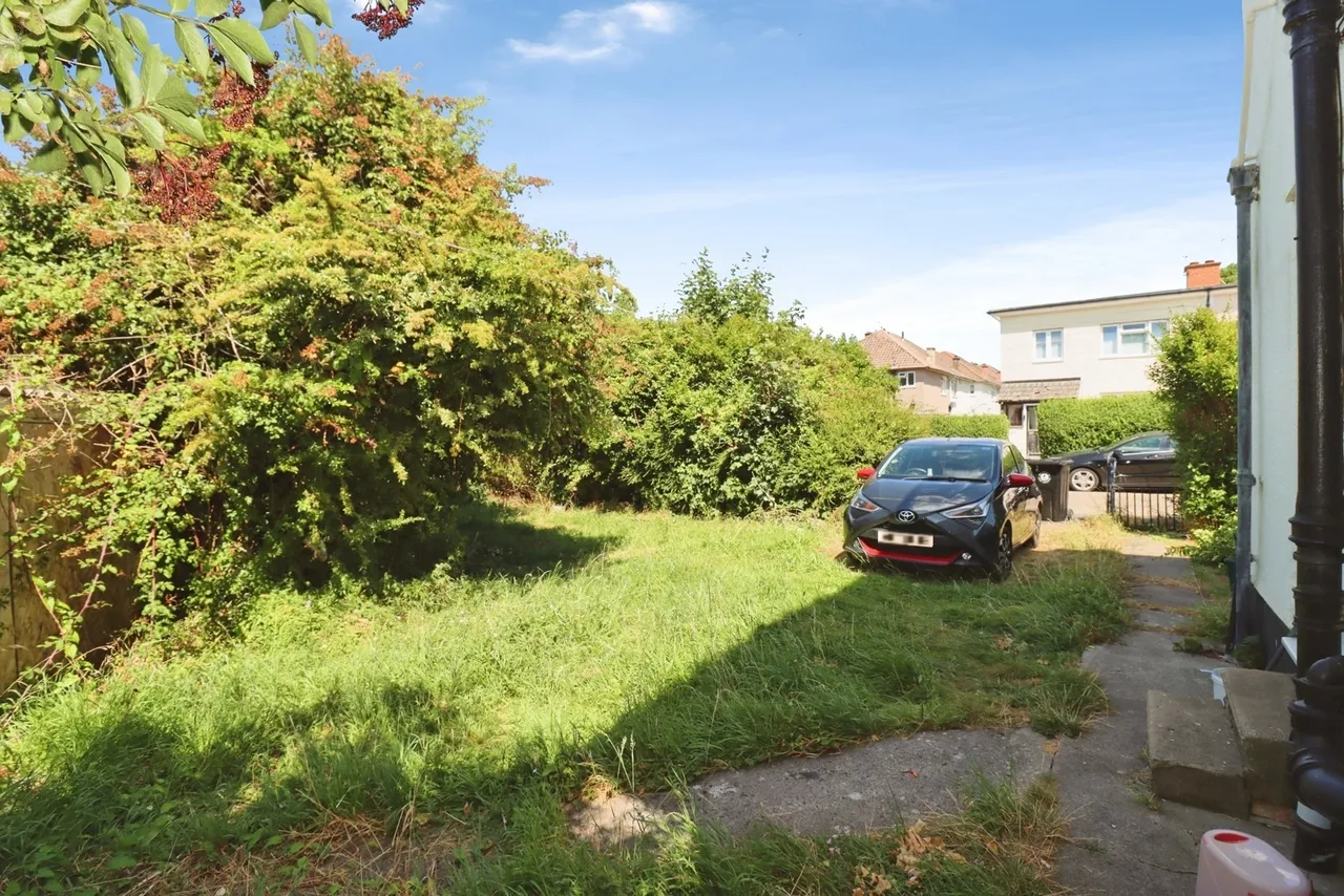 Hogarth Walk, Bristol, Somerset, BS7, photo 2