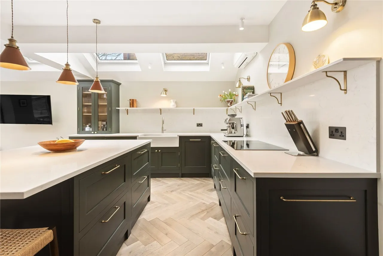 Tooting Bec Road, London, SW17, photo 5