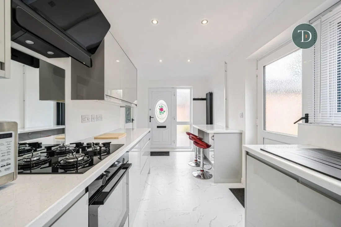 St. Marks Crescent, Great Sutton, CH66 2XD, photo 8