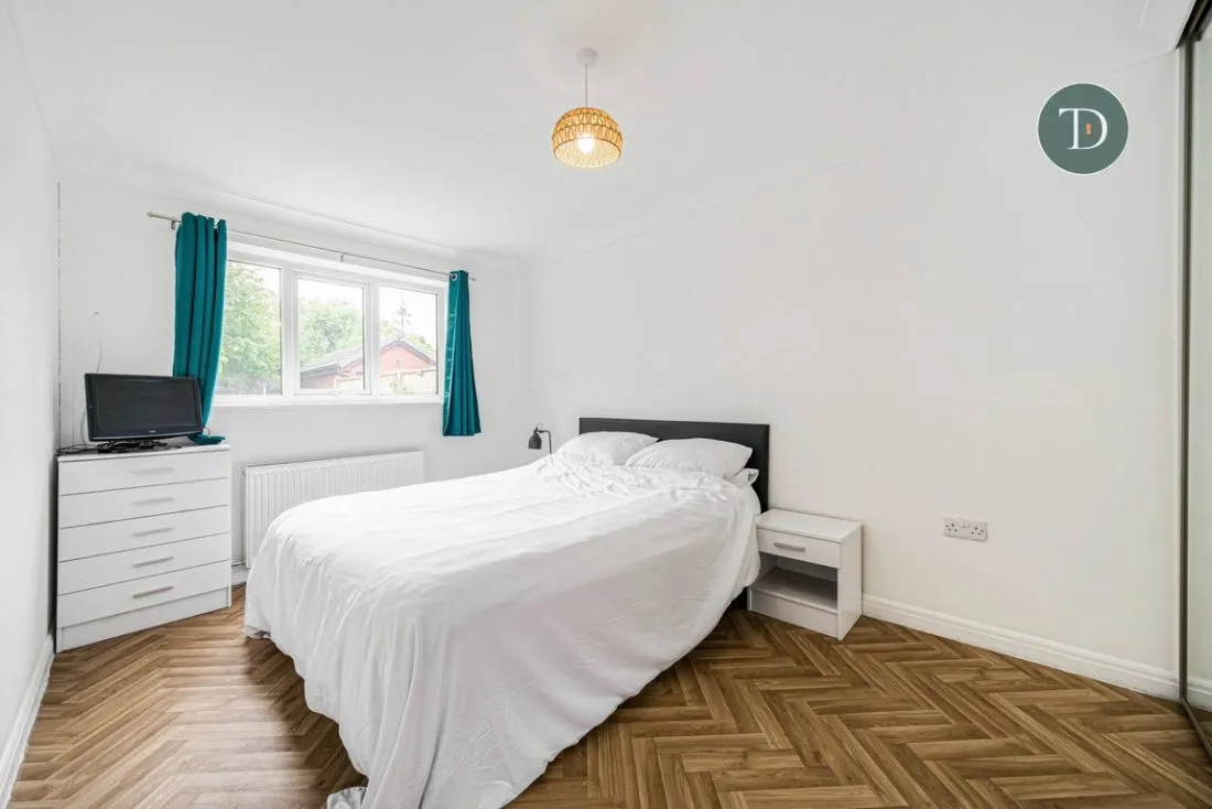 St. Marks Crescent, Great Sutton, CH66 2XD, photo 15
