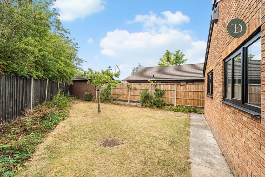 St. Marks Crescent, Great Sutton, CH66 2XD, photo 18
