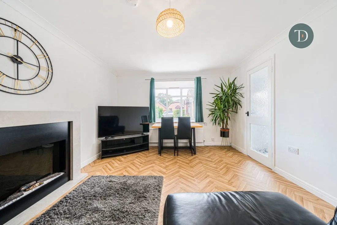 St. Marks Crescent, Great Sutton, CH66 2XD, photo 2