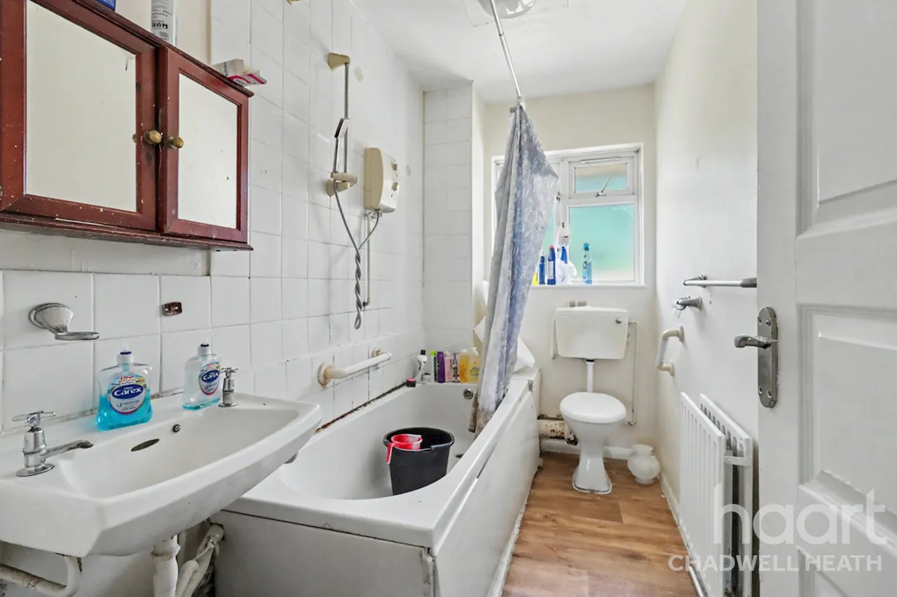 Eagle Avenue, Romford, RM6, photo 8
