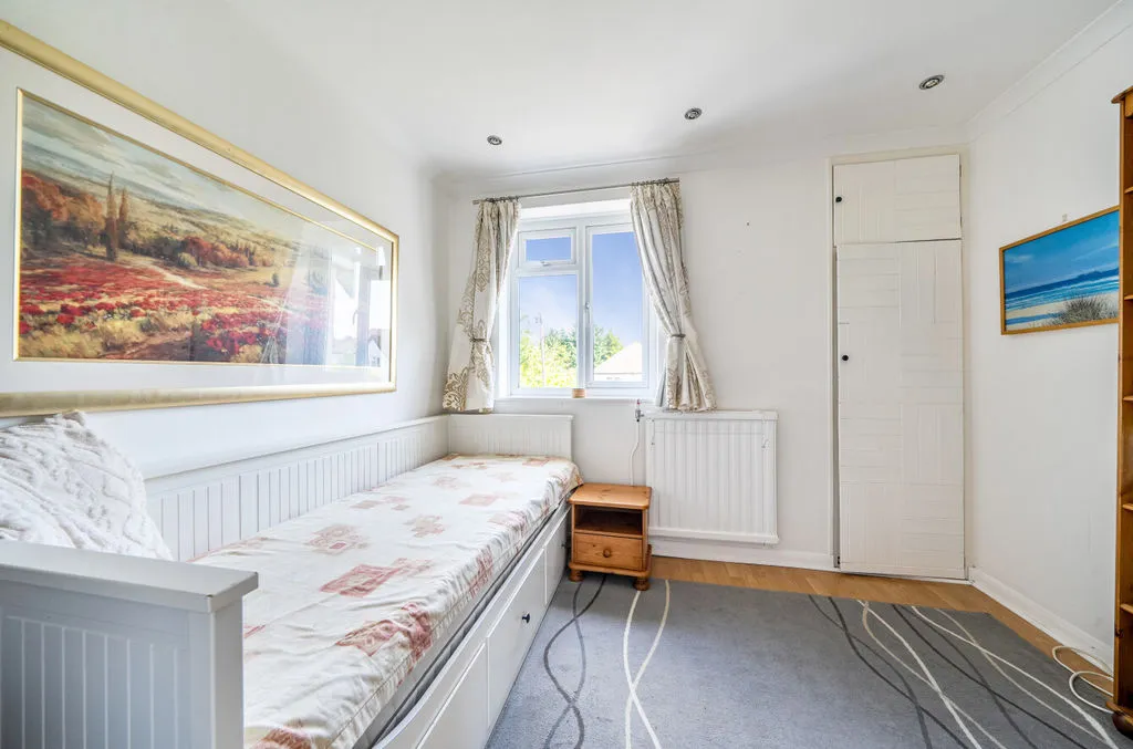 Kearton Close, Kenley CR8 5EN, photo 14