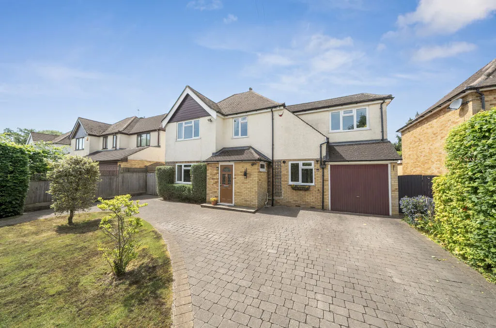 4 bed house for sale — Kearton Close, Kenley CR8 5EN