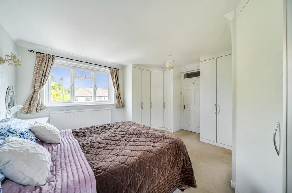 Kearton Close, Kenley CR8 5EN, photo 9