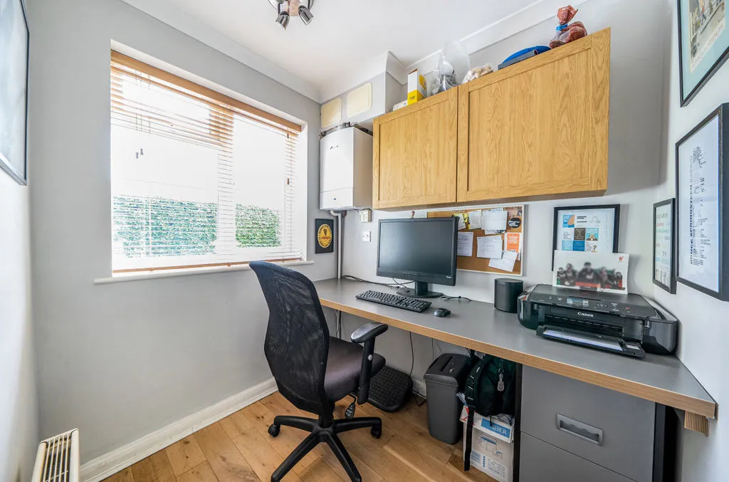 Kearton Close, Kenley CR8 5EN, photo 7