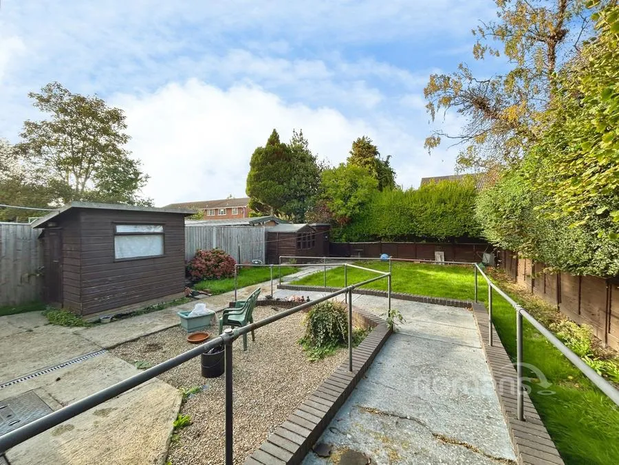 Connaught Road, Fleet, GU51, photo 9