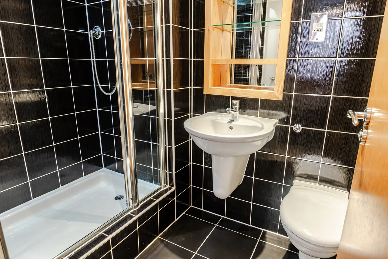 Bowman Lane, Leeds, LS10, photo 13