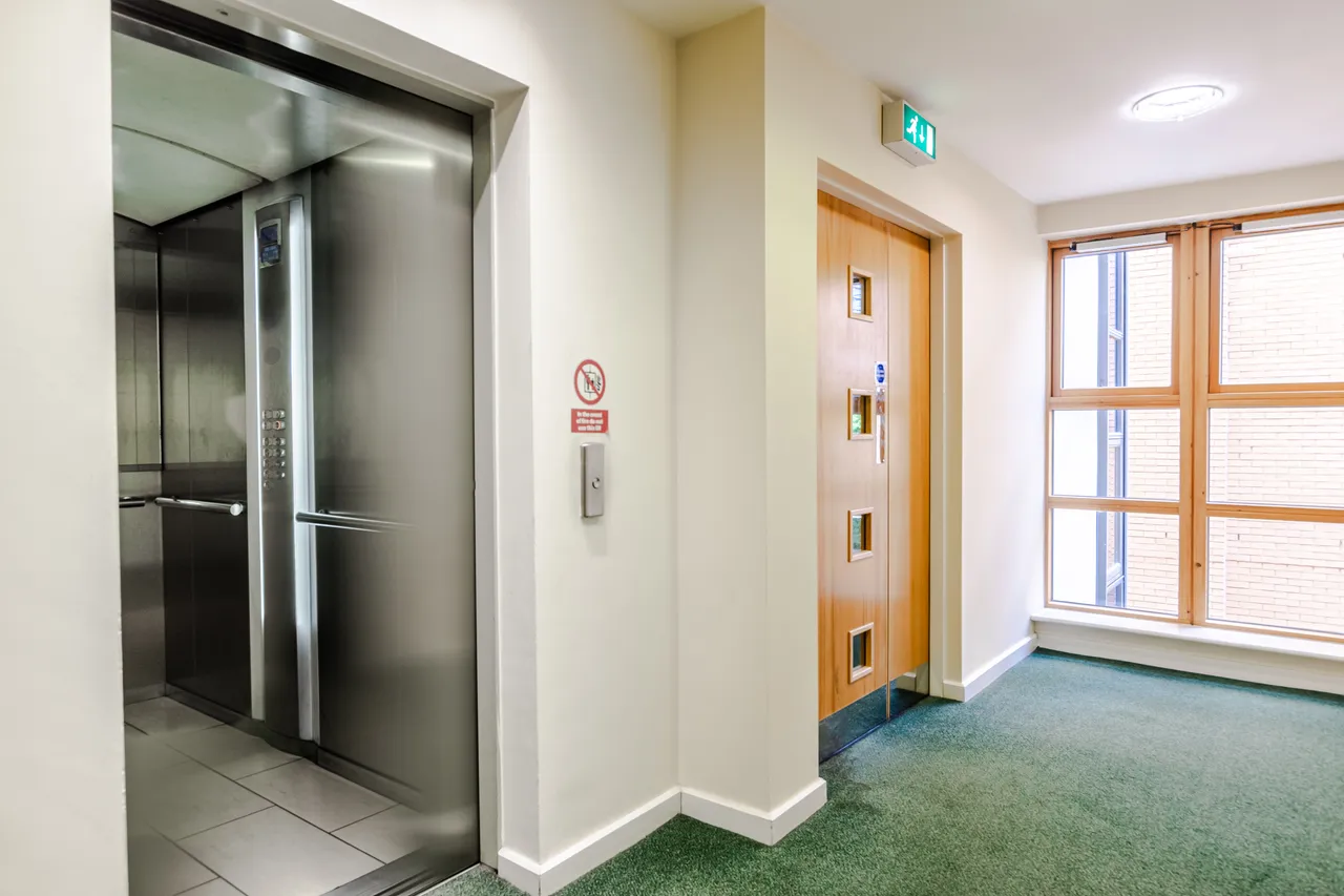 Bowman Lane, Leeds, LS10, photo 18