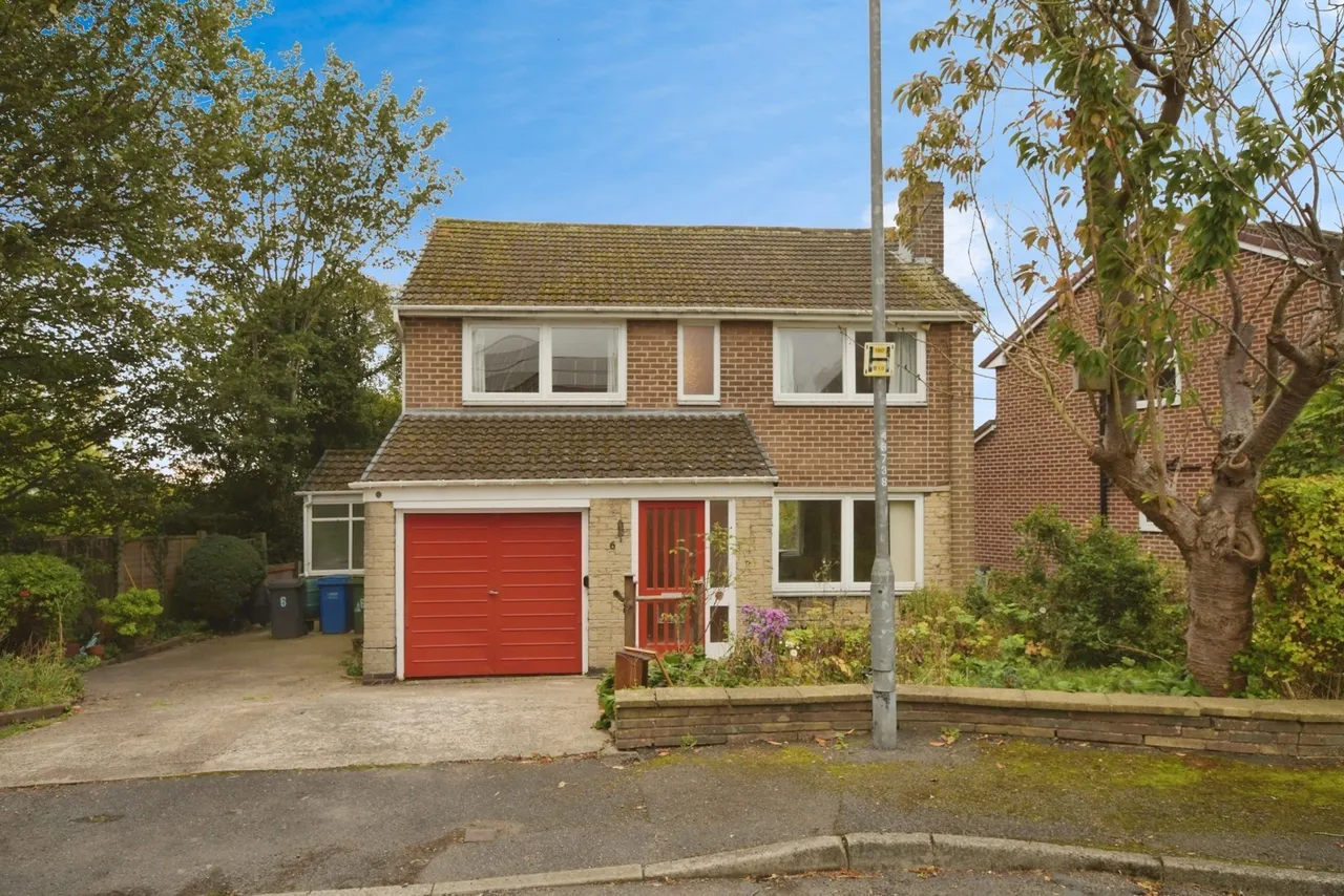 4 bed house for sale — Norwood Close, CHESTERFIELD, Derbyshire, S41