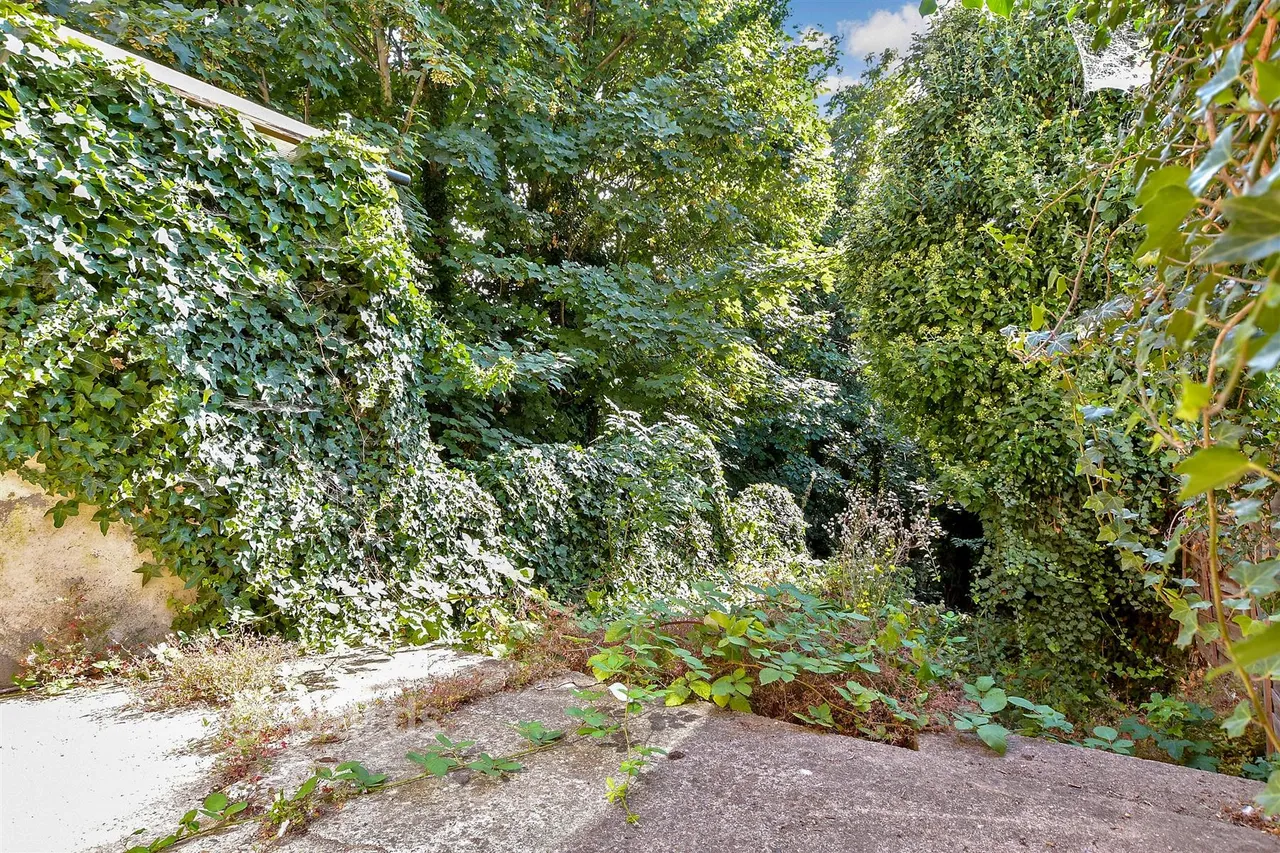 Upper Luton Road, Chatham, ME5, photo 7