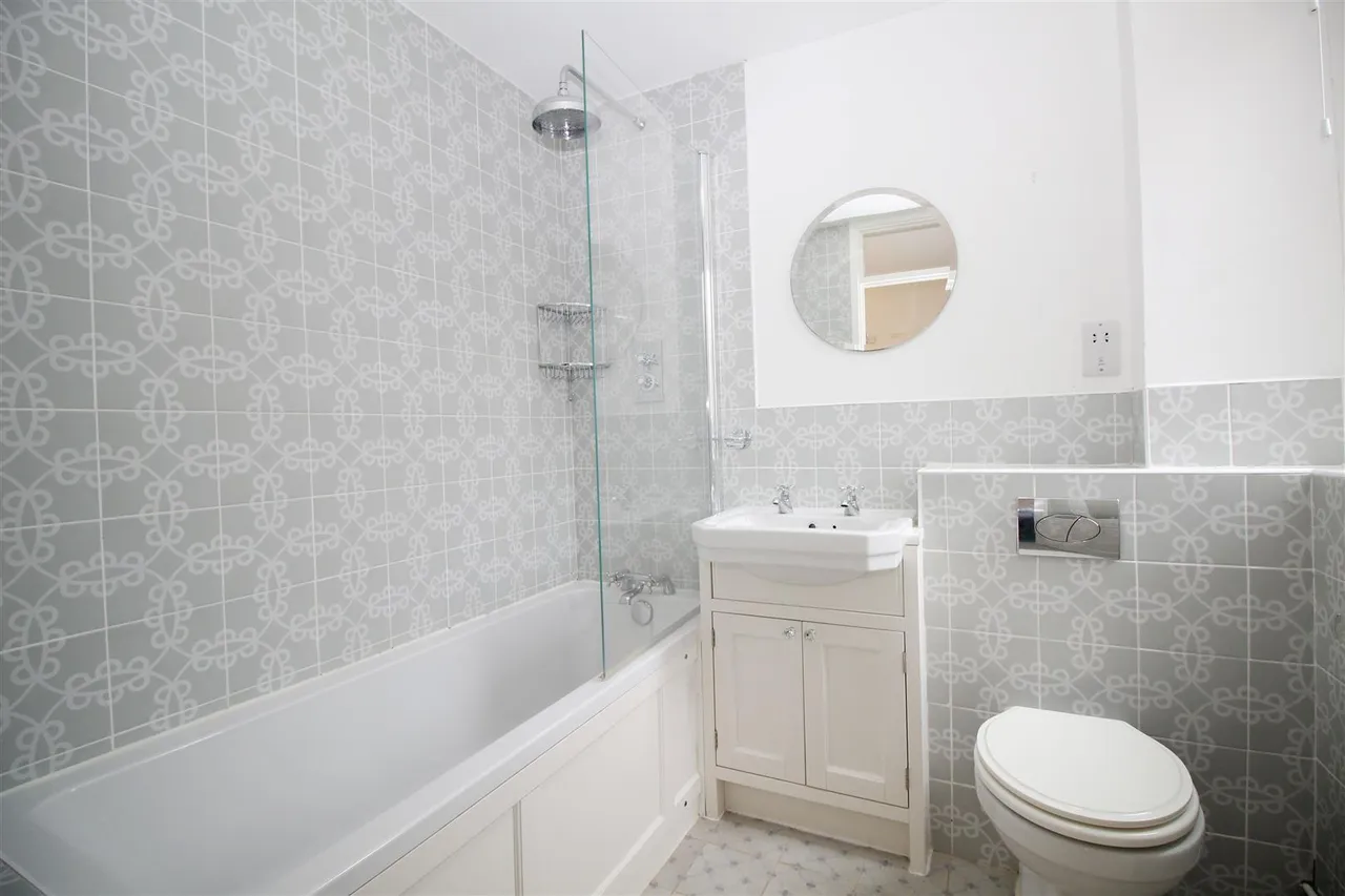 Roebuck Close, Horsham, RH13, photo 5