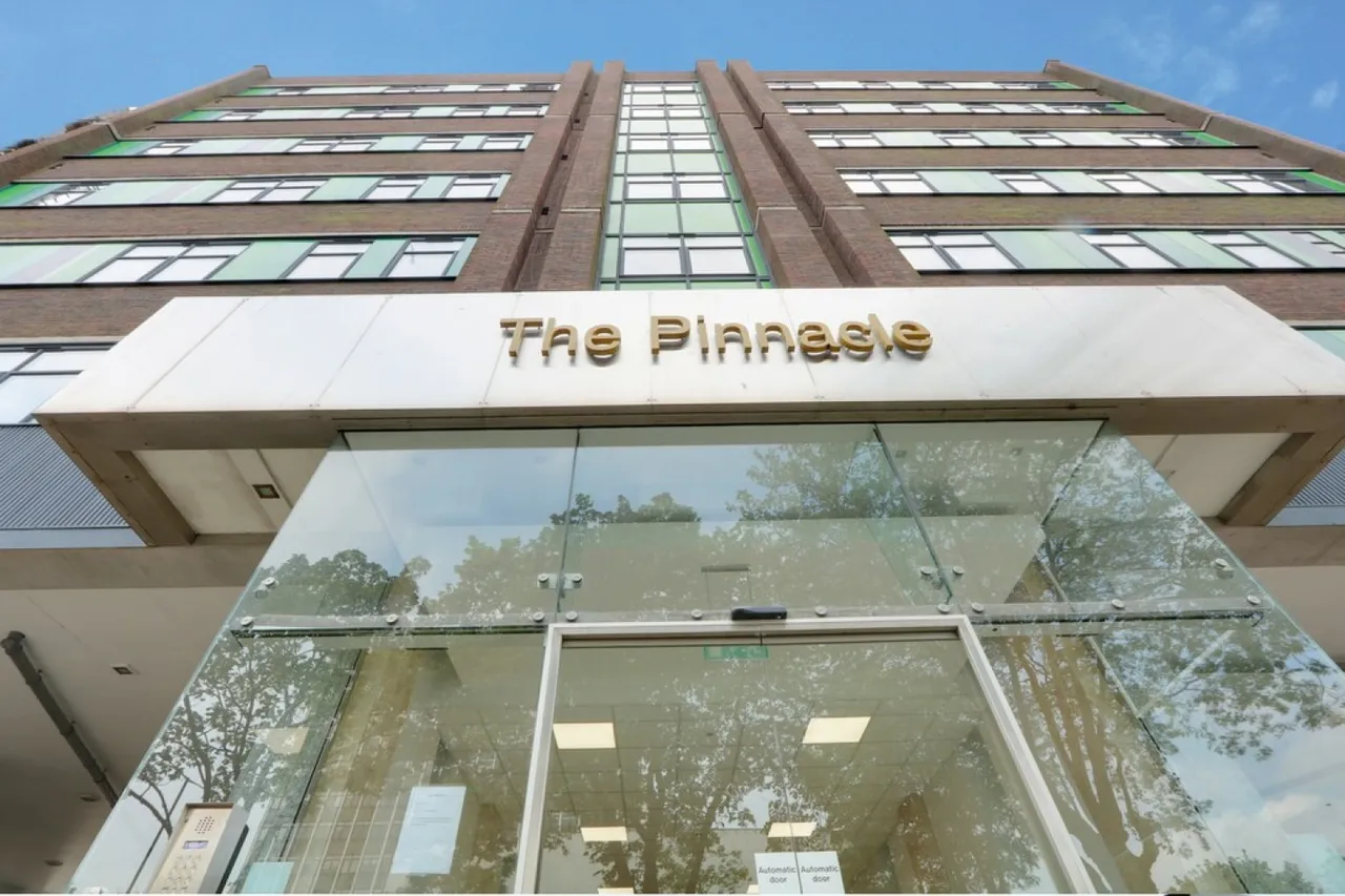 2 bed flat for sale — The Pinnacle , Southend-On-Sea