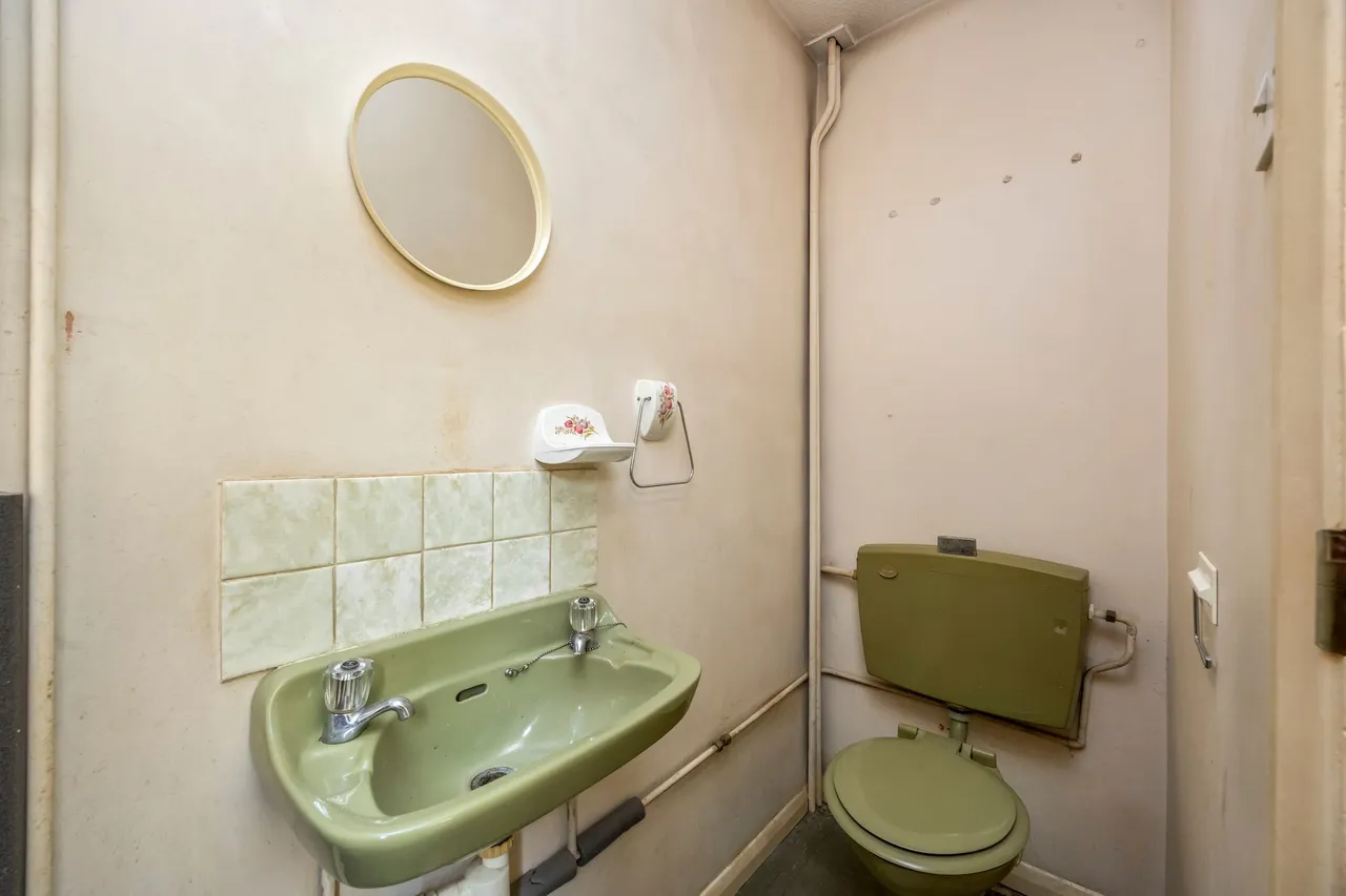 Swindon Road, Horsham, RH12, photo 4
