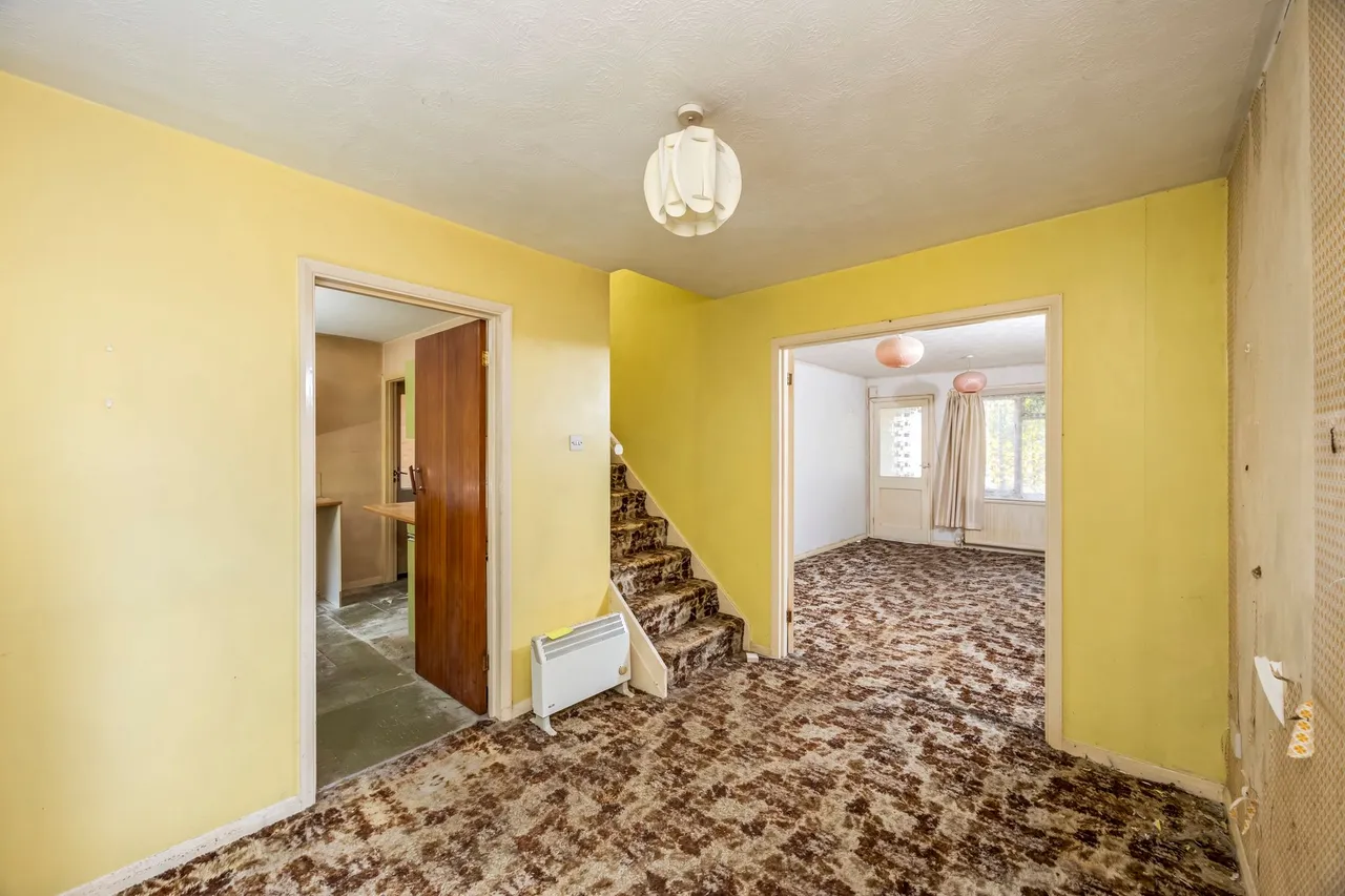 Swindon Road, Horsham, RH12, photo 3
