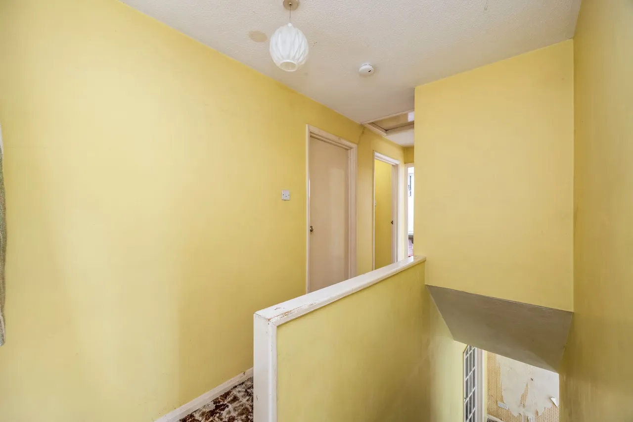 Swindon Road, Horsham, RH12, photo 8