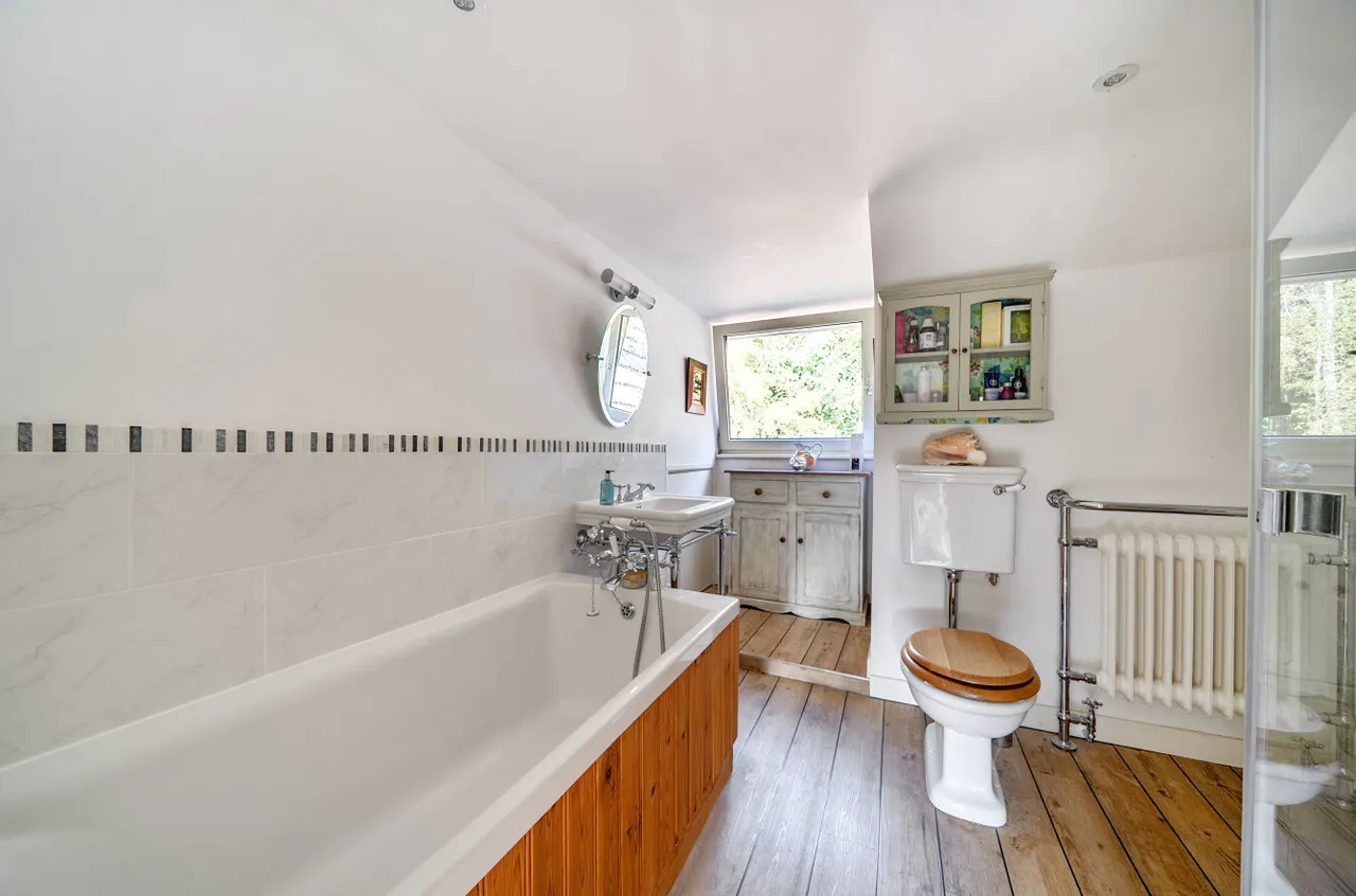 Shovelstrode Lane, Ashurst Wood, East Grinstead, West Sussex, RH19 3PL, photo 8