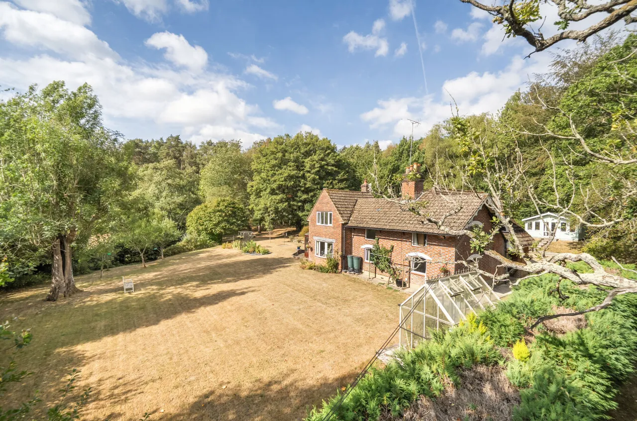 4 bed house for sale — Shovelstrode Lane, Ashurst Wood, East Grinstead, West Sussex, RH19 3PL