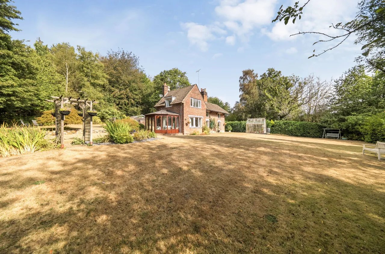 Shovelstrode Lane, Ashurst Wood, East Grinstead, West Sussex, RH19 3PL, photo 15