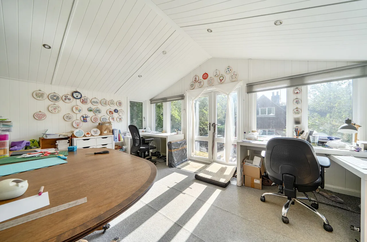 Shovelstrode Lane, Ashurst Wood, East Grinstead, West Sussex, RH19 3PL, photo 17