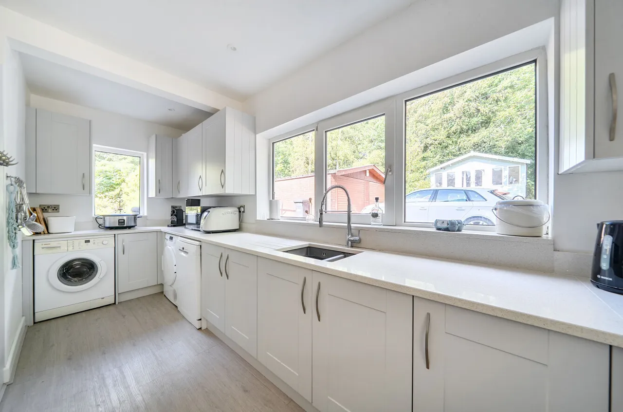 Shovelstrode Lane, Ashurst Wood, East Grinstead, West Sussex, RH19 3PL, photo 19