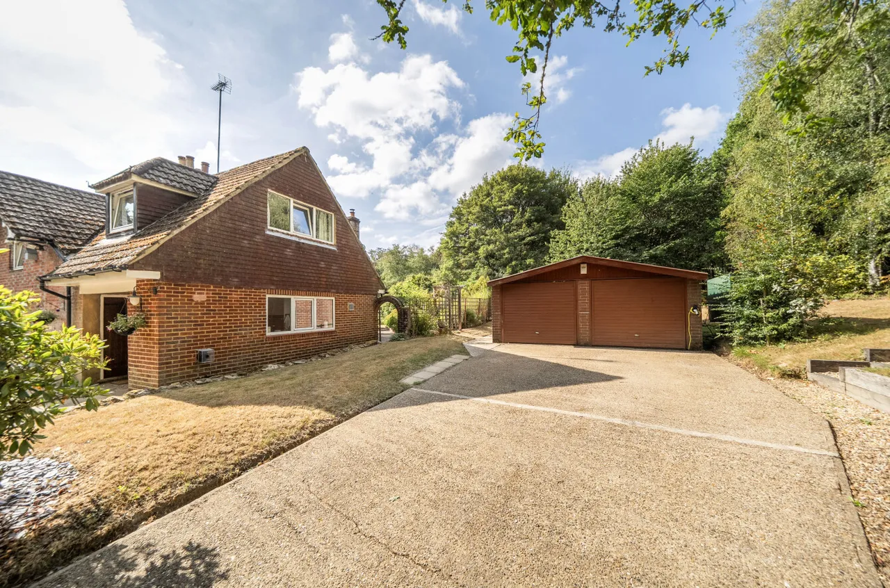 Shovelstrode Lane, Ashurst Wood, East Grinstead, West Sussex, RH19 3PL, photo 12
