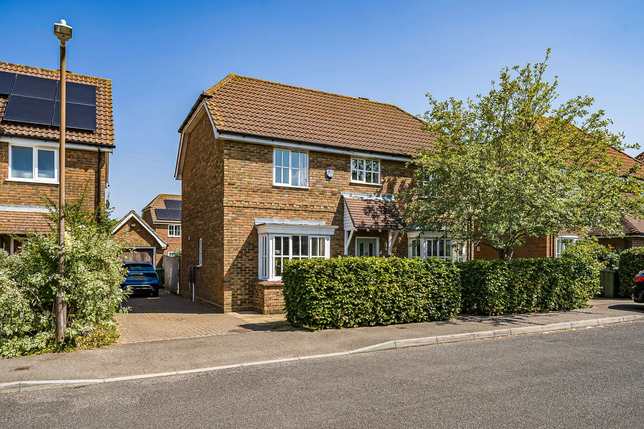 Buttercup Close, Paddock Wood, TN12, photo 2
