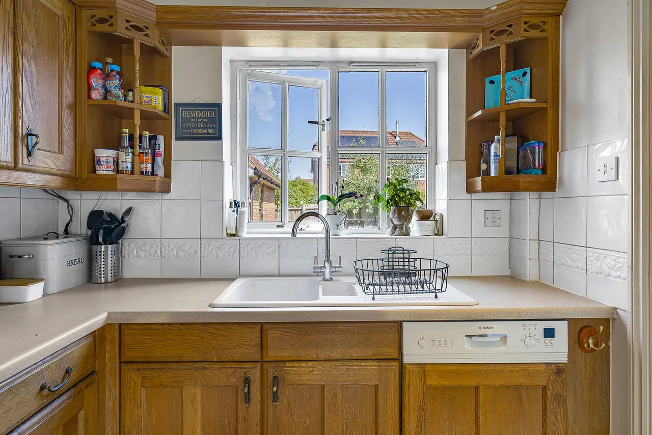 Buttercup Close, Paddock Wood, TN12, photo 15