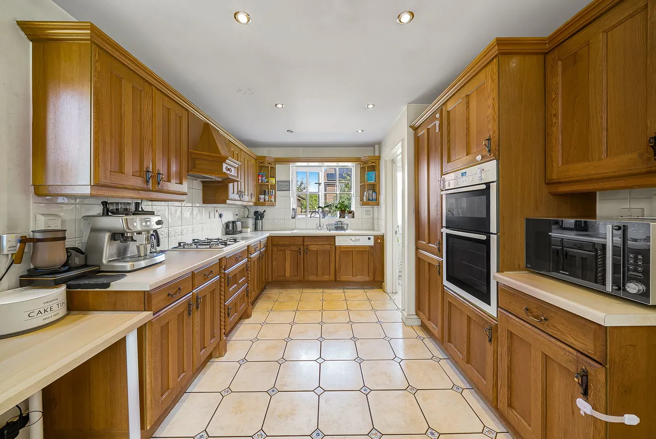 Buttercup Close, Paddock Wood, TN12, photo 11