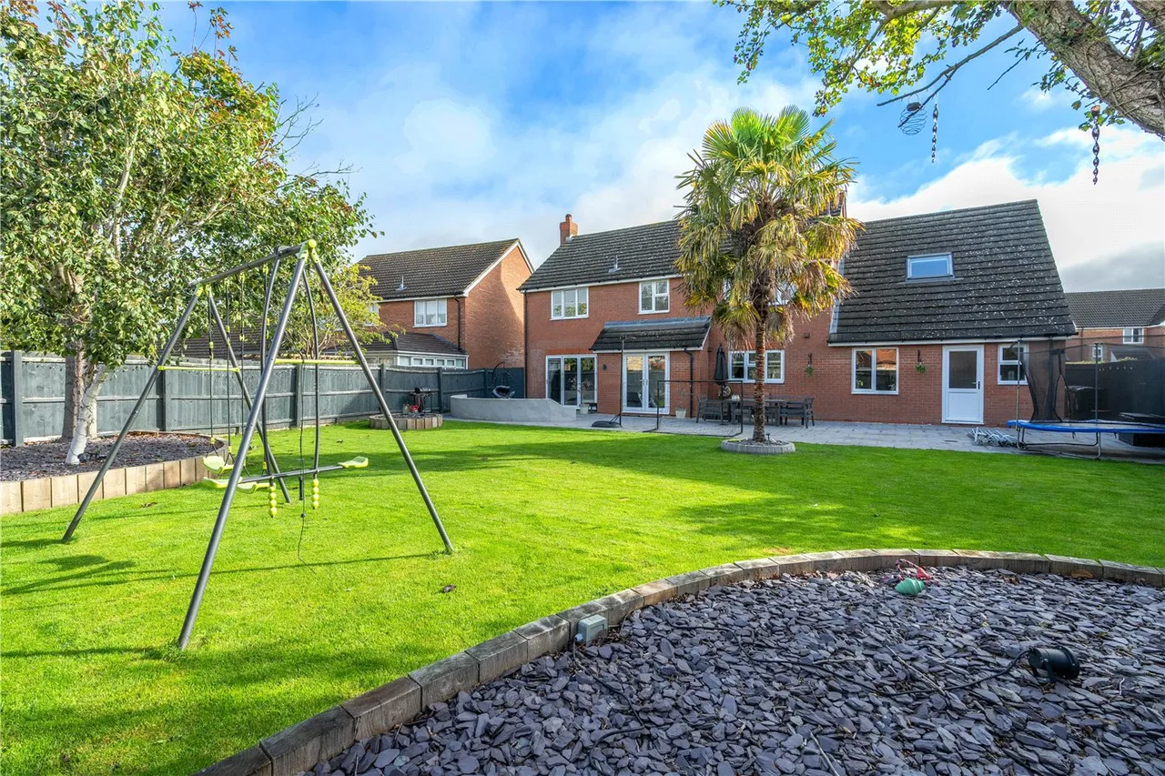 St. Johns Drive, Corby Glen, NG33, photo 17
