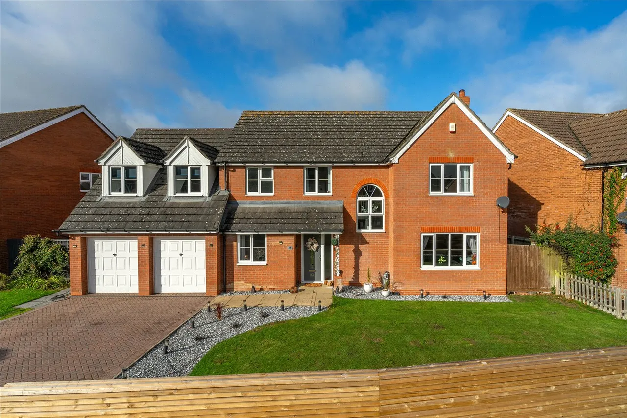 5 bed house for sale, St. Johns Drive, Corby Glen, NG33
