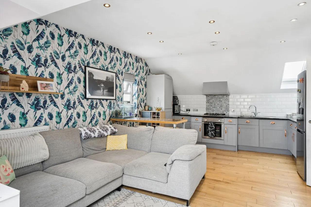 Totteridge Road, High Wycombe, HP13, photo 2