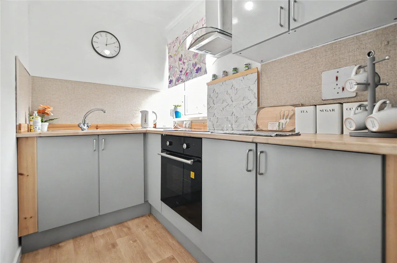 Wood Crescent, Rothwell, LS26, photo 3