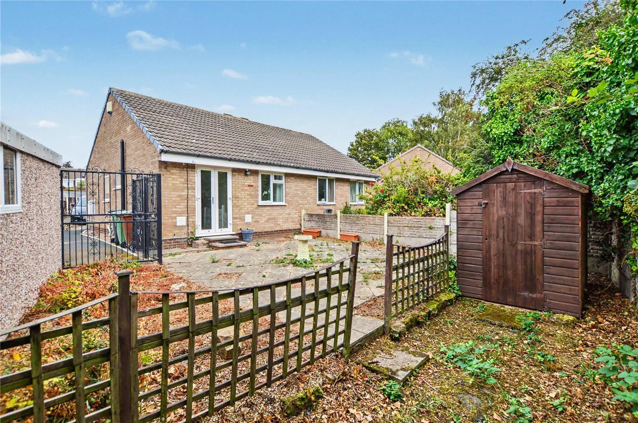 Wood Crescent, Rothwell, LS26, photo 11