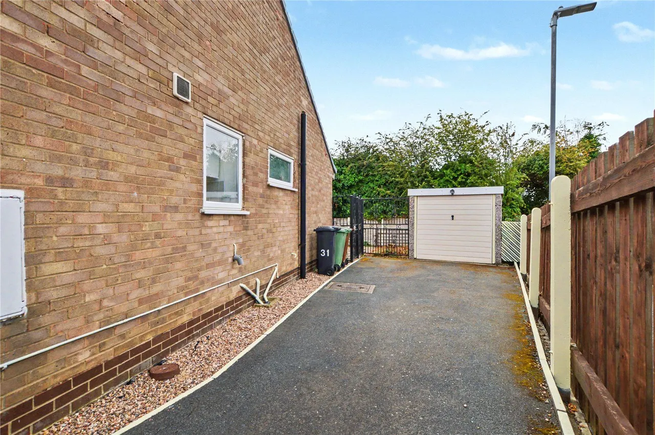 Wood Crescent, Rothwell, LS26, photo 17